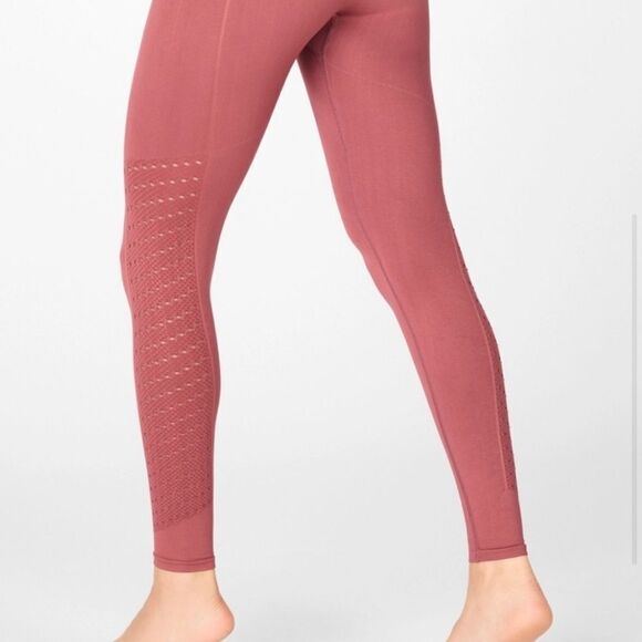 Fabletics Sync High Waisted Perforated Seamless 7/8 Legging Pink Mauve NEW - Picture 10 of 10